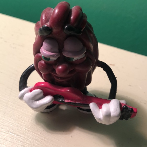 California Raisins figurine ~ Guitar playing Raisin ~ 1988 - Picture 2 of 5